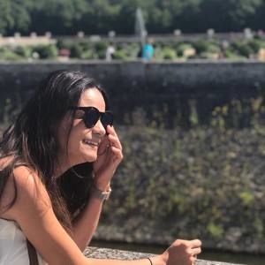 Meet your Posher, Julia